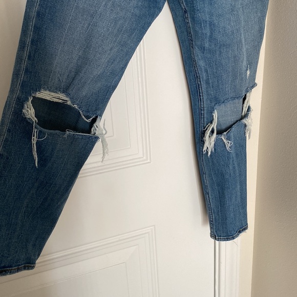 Abercrombie and Fitch- The ankle straight ultra high rise jeans - Picture 3 of 3